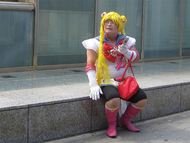 Funny cosplay fail.