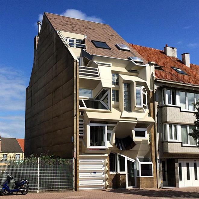 Would you like to live in such an ugly house?