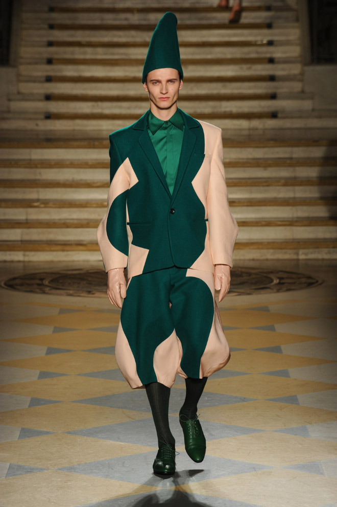 Weird men's fashion.