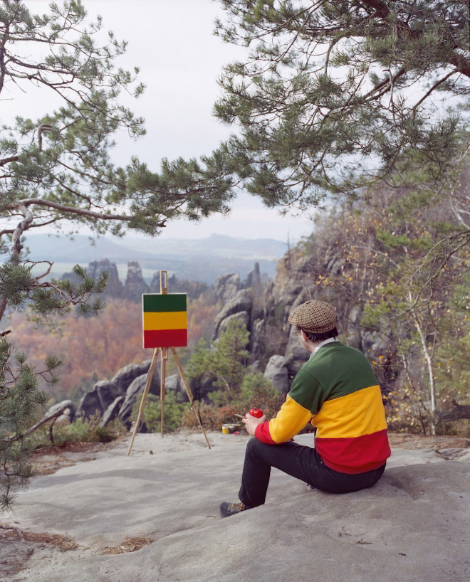 This artist travels around just to paint the pattern of his own shirt.