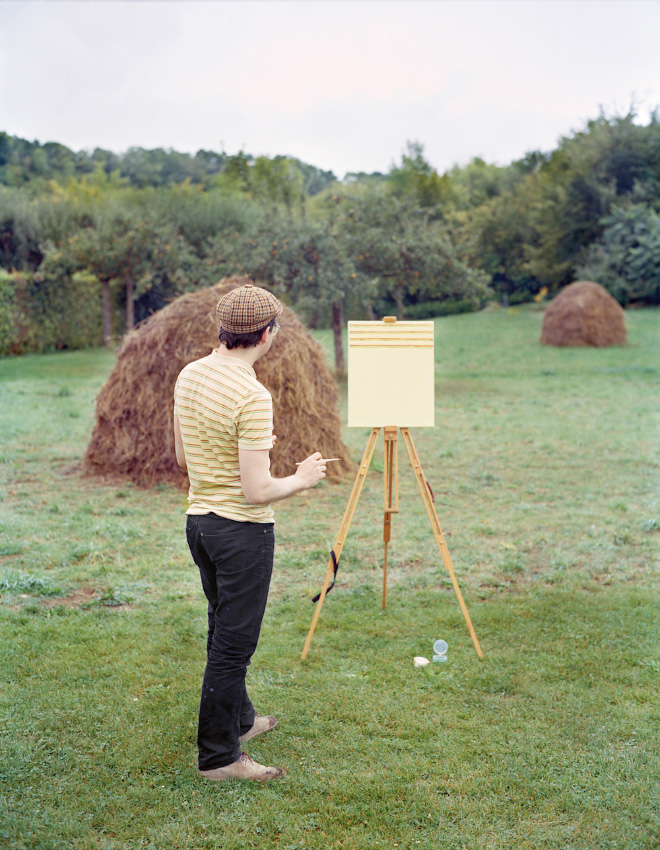 This artist travels around just to paint the pattern of his own shirt.