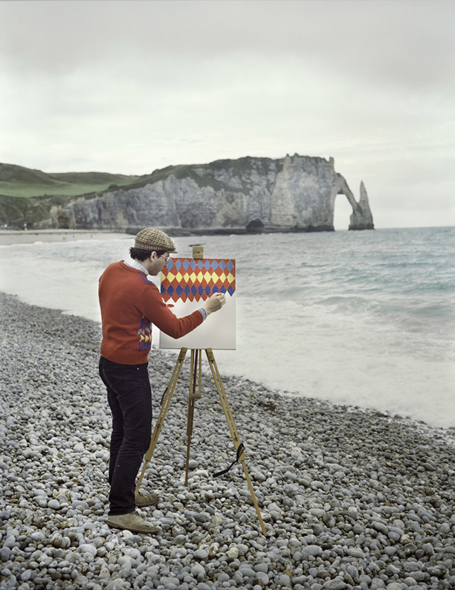 This artist travels around just to paint the pattern of his own shirt.