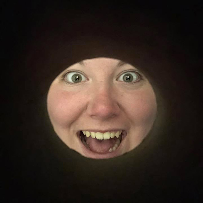 If You Take a Photo Through a Toilet Roll Tube, You’ll Look Like The Moon