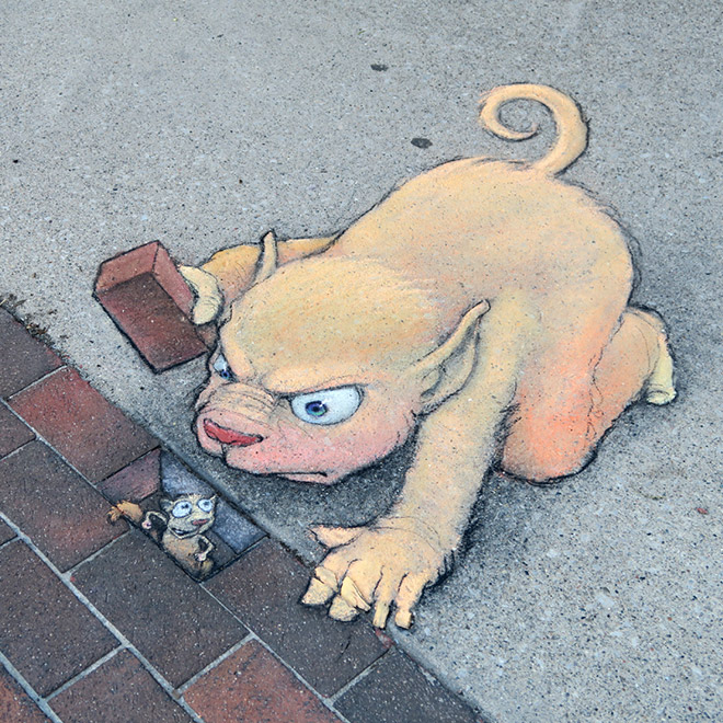 Awesome 3D chalk art.