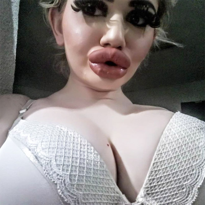 Would you kiss her?