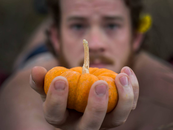 Sensual autumn photoshoot.