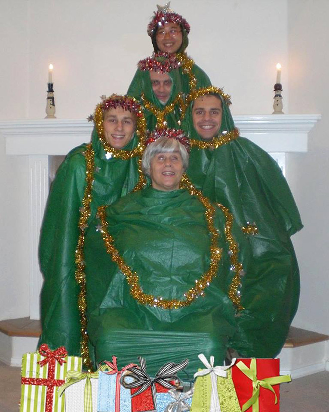 Weird Christmas family photo.