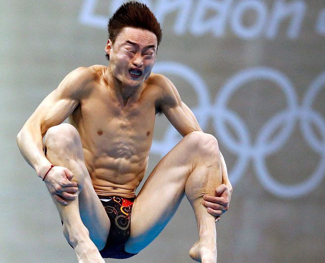 Derpy diver face.