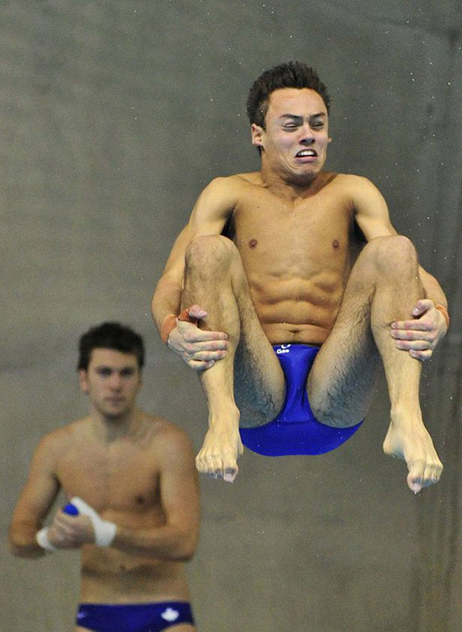 Derpy diver face.