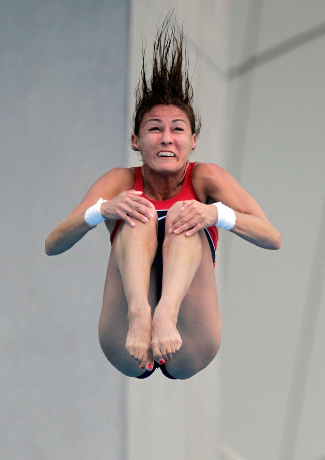 Derpy diver face.