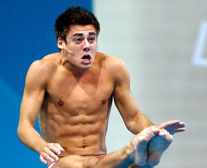 Derpy diver face.