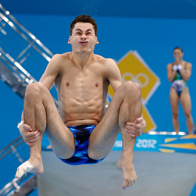 Derpy diver face.