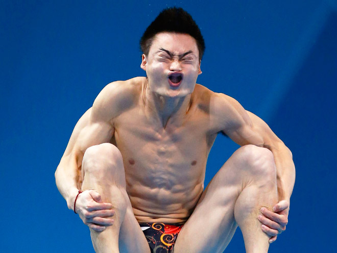 Derpy diver face.