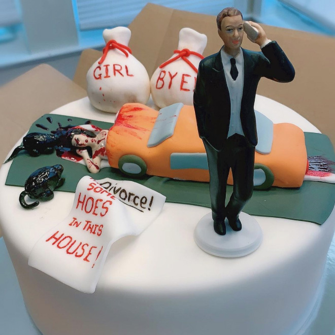 Funny divorce cake.