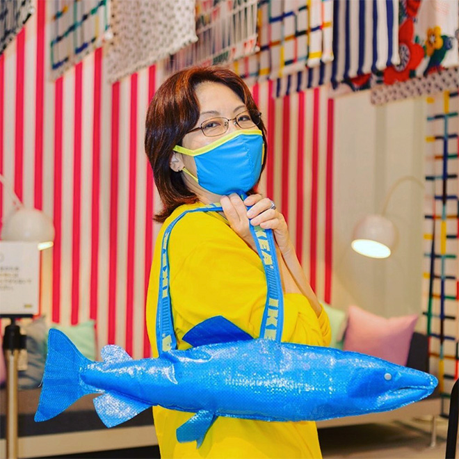 Wegenbouwproces Rusteloos tweedehands IKEA Blue Bag Outfits Is Something People Are Now Doing