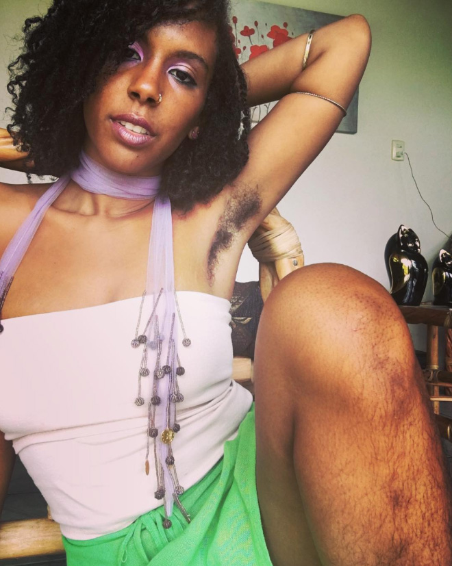 Girls with hairy legs is a real Instagram beauty trend.