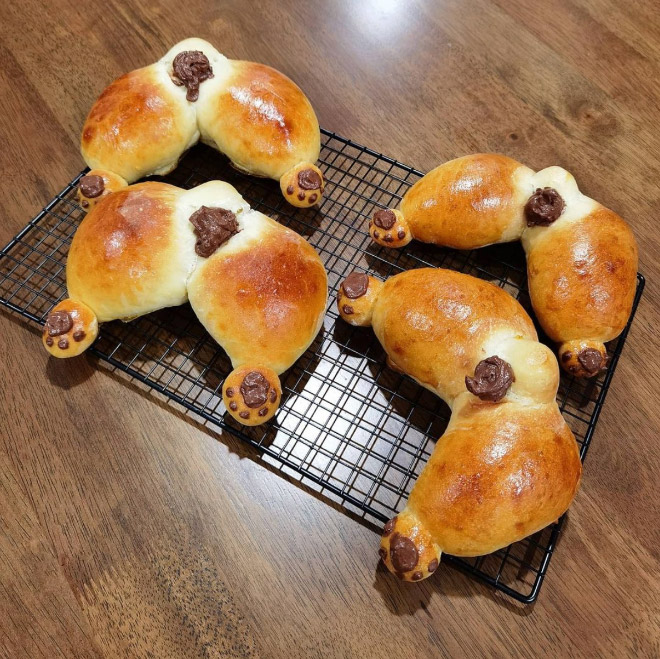 Delicious corgi butt bread.