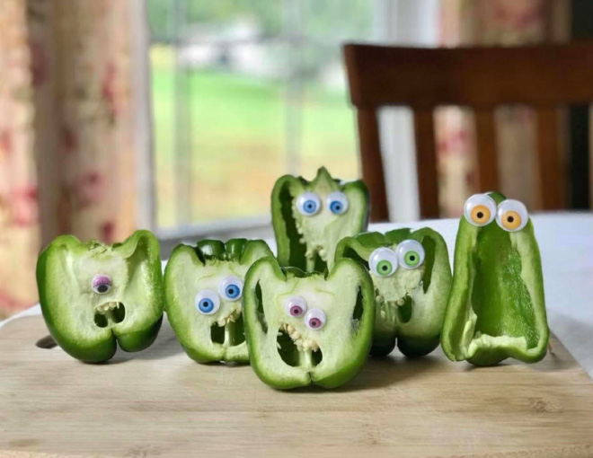 Googly eyes make cutting bell peppers much more fun!