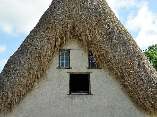 This house is judging you.