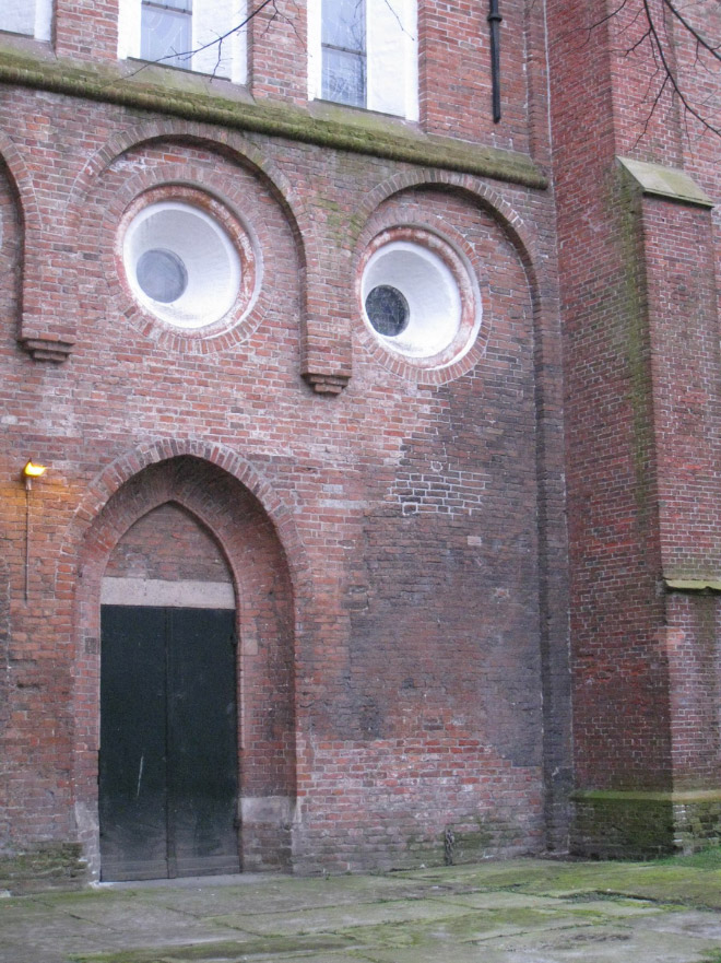 This house is judging you.