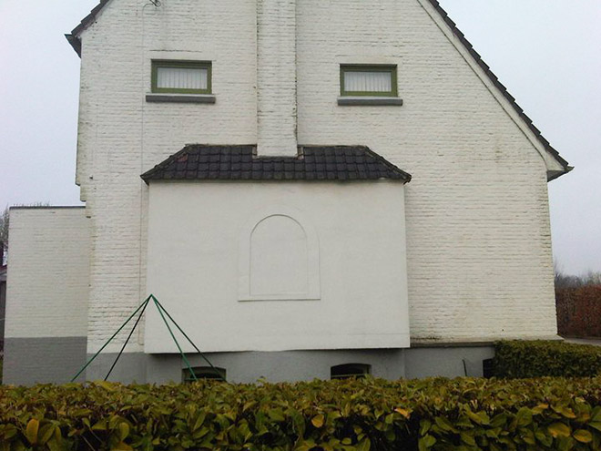 This house is judging you.