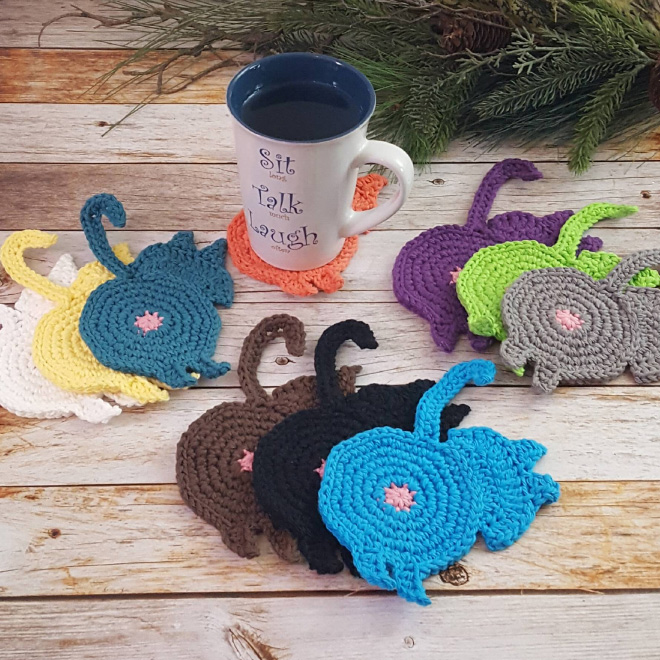 Crochet cat butt coasters.