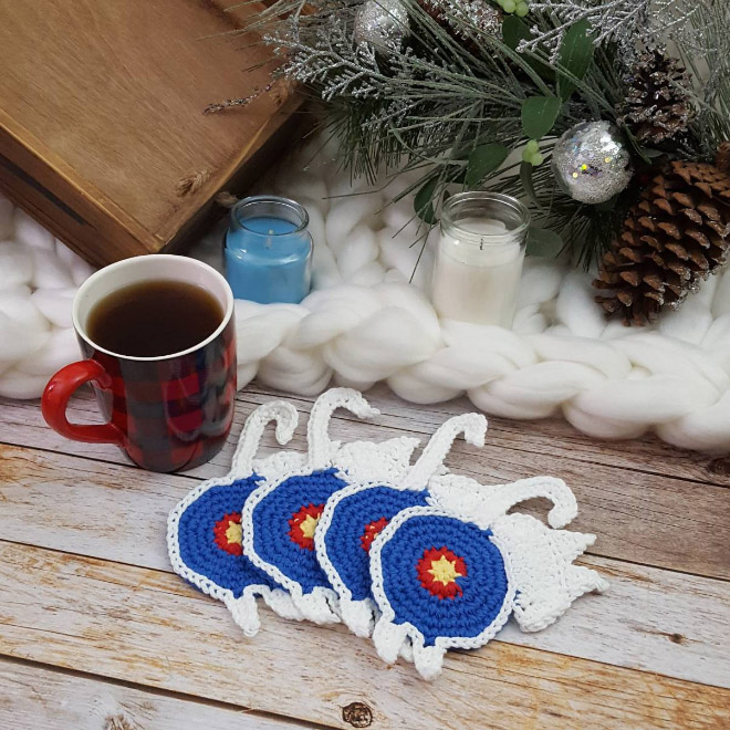 Crochet cat butt coasters.