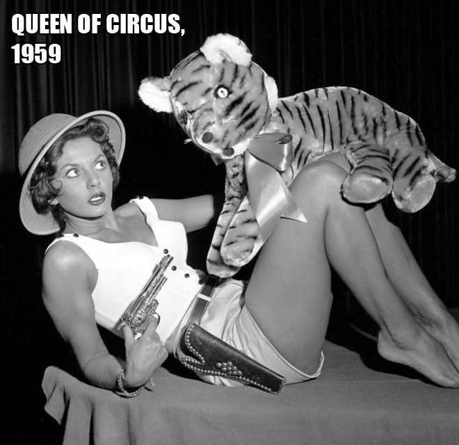 Weird beauty queen from the 20th century.