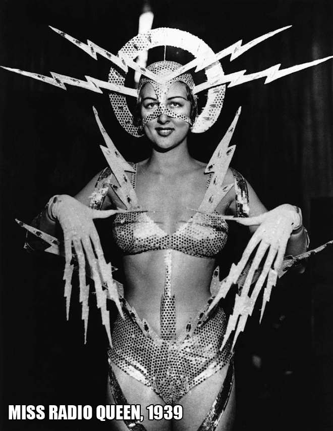 Weird beauty queen from the 20th century.