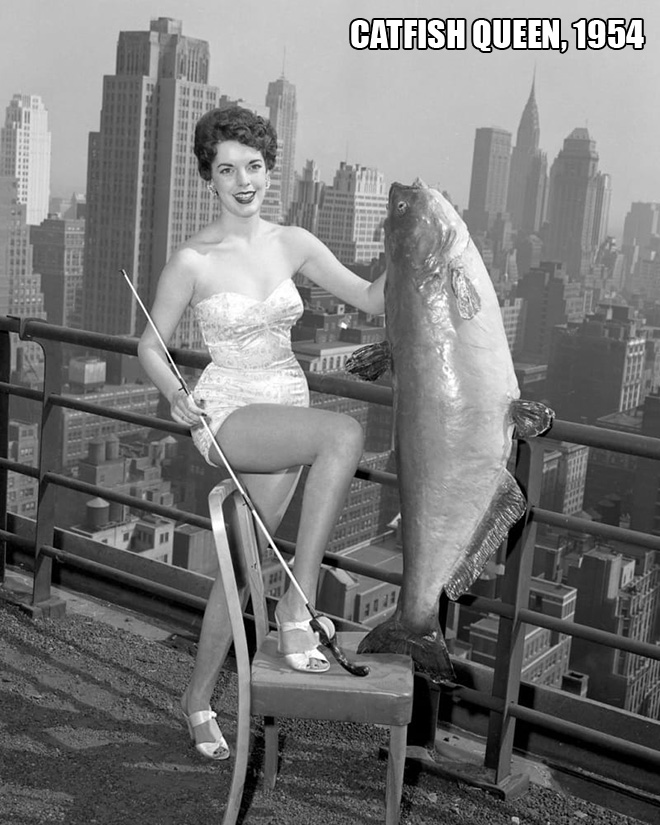 Weird beauty queen from the 20th century.