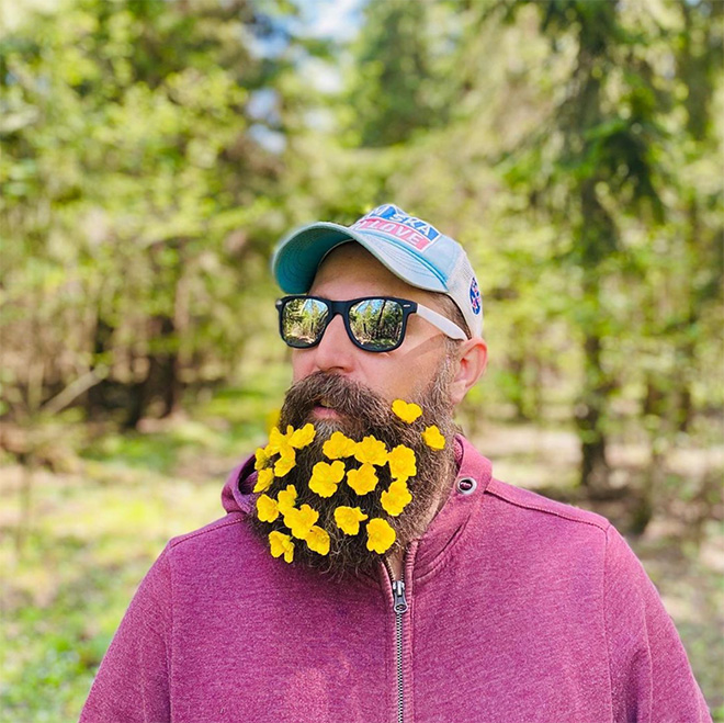 Flower beard trend.