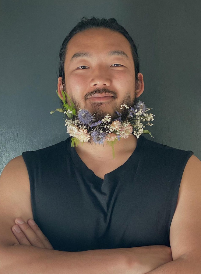 Flower beard trend.