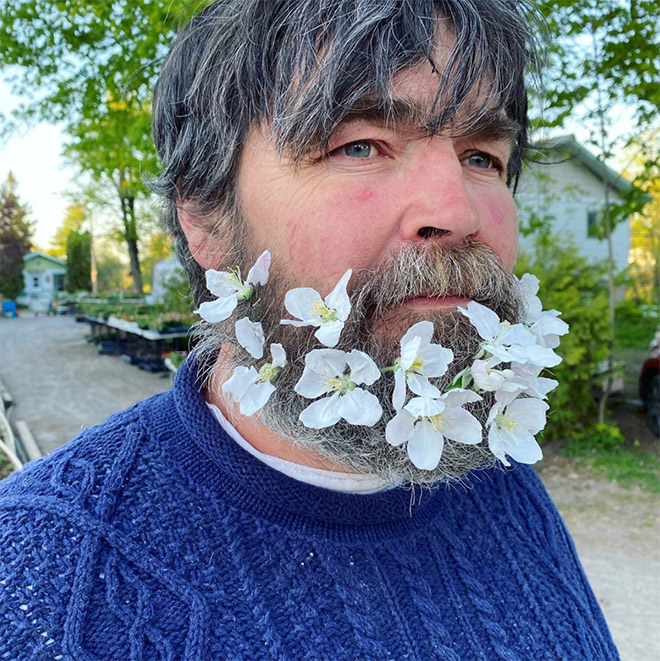 Flower beard trend.