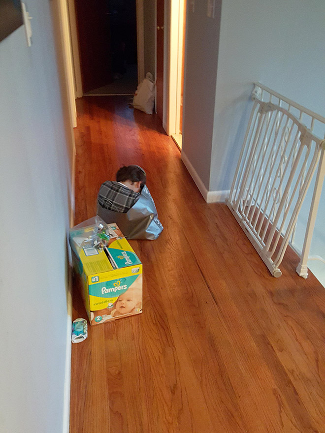 Some kids are terrible at Hide-And-Seek.