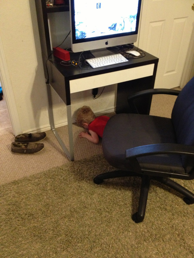 Some kids are terrible at Hide-And-Seek.