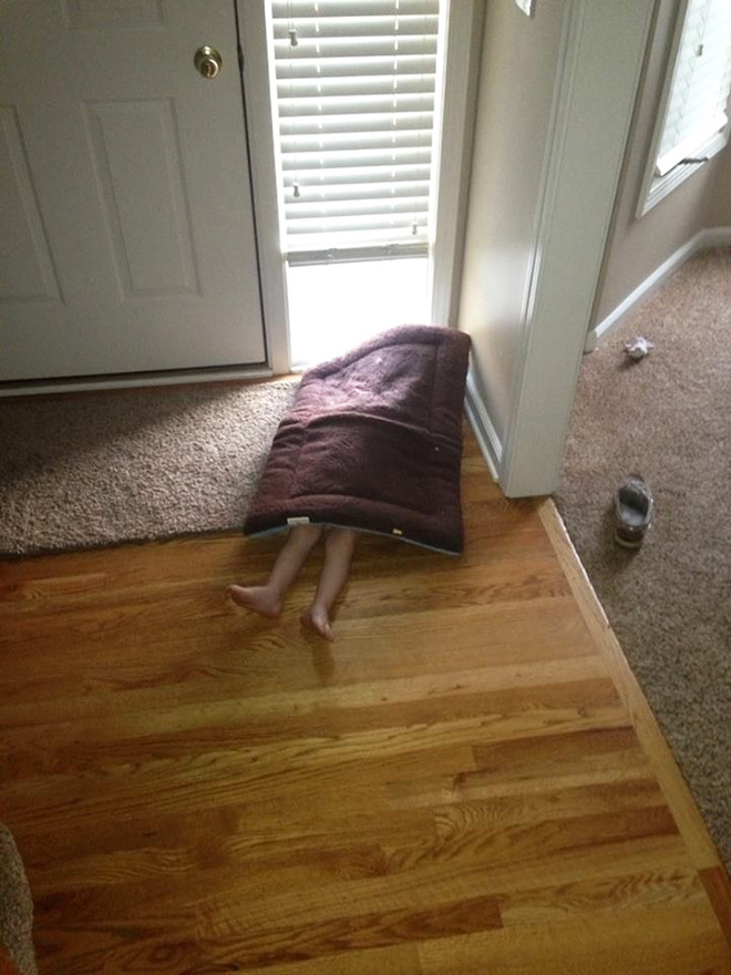 Some kids are terrible at Hide-And-Seek.