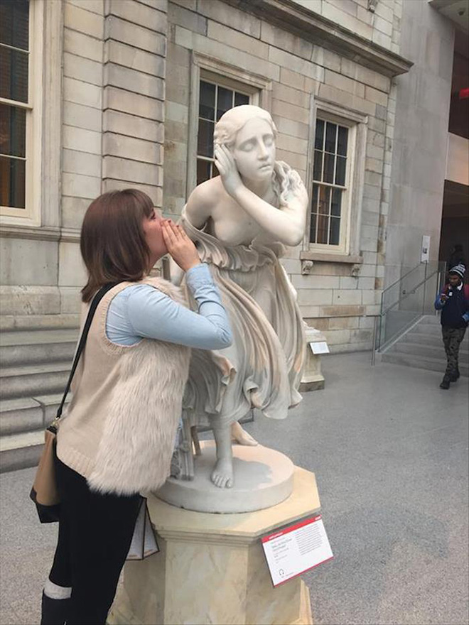 What's the point of having statues if you can't have fun with them for the sole purpose of making funny photos to share online?