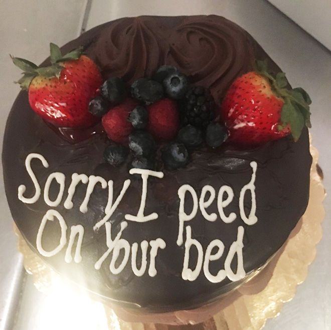 Say sorry with a delicious cake!