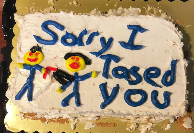 Say sorry with a delicious cake!