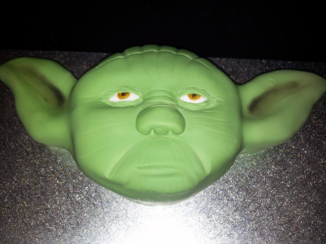 Some Yoda cakes should have never been made...