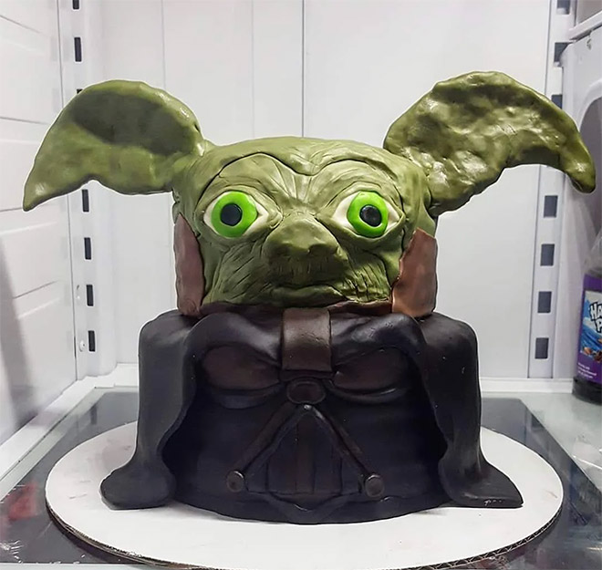 Some Yoda cakes should have never been made...