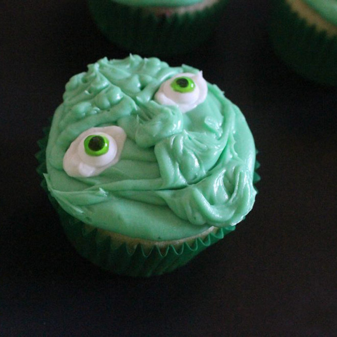 Some Yoda cakes should have never been made...