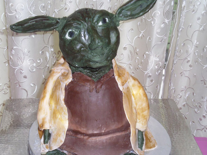 Some Yoda cakes should have never been made...