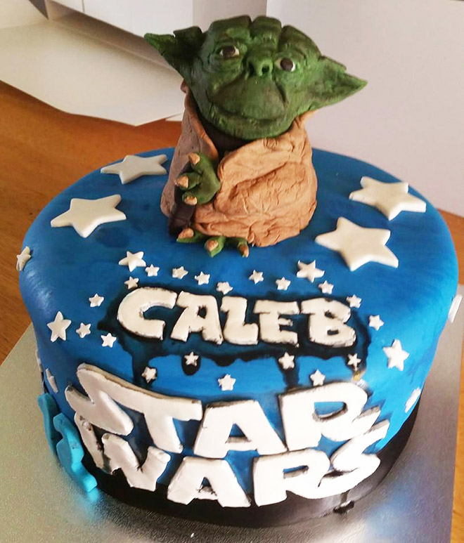Some Yoda cakes should have never been made...