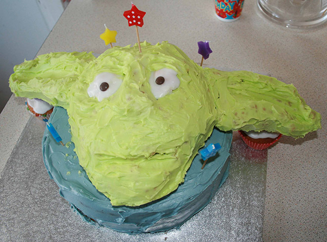 Some Yoda cakes should have never been made...