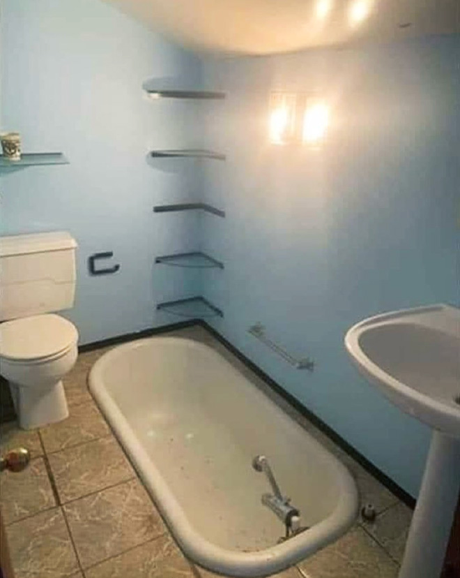 Toilet design fail.