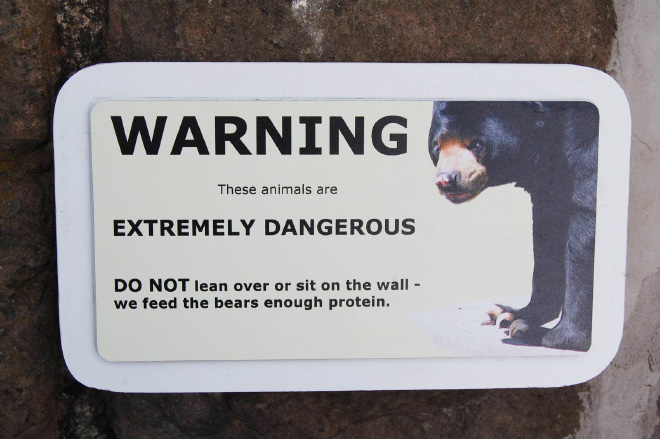 Hilarious warning sign.