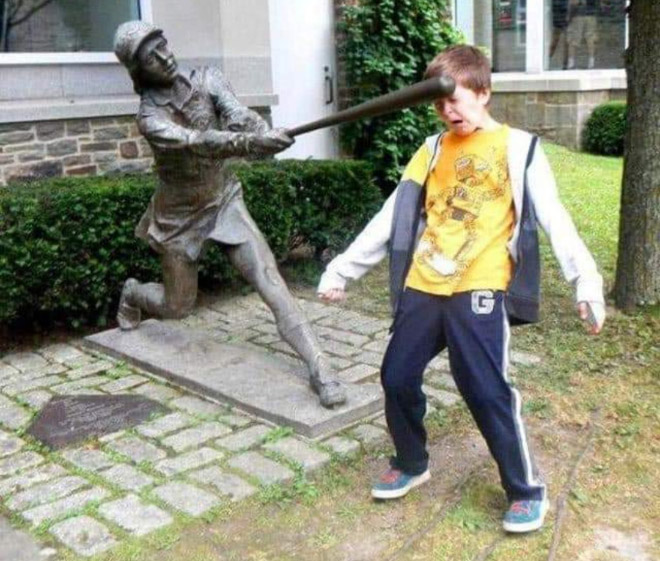 Statues are beating up people!