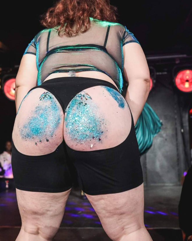 Glitterbutt: dumb instagram trend.