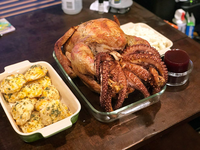 Happy Thanksgiving and enjoy some Cthulhu turkey!